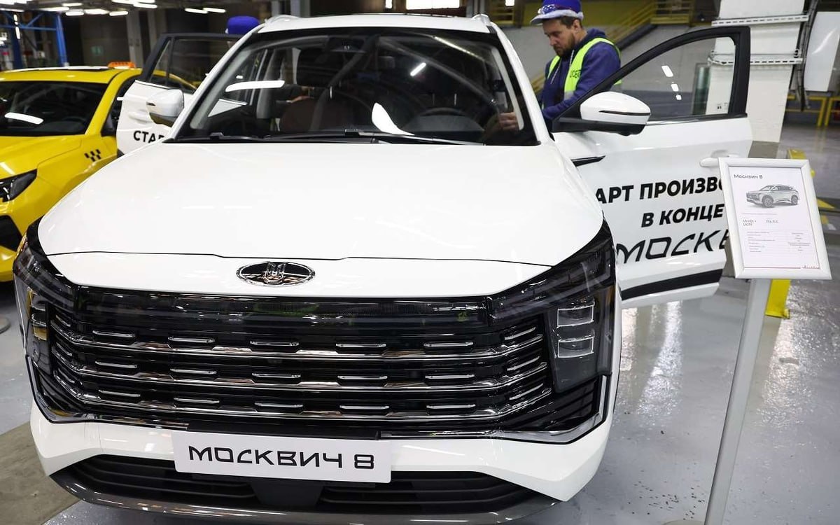«Москвич-8» поступил в продажу. Цена автомобиля составляет от ₽2,98 млн.