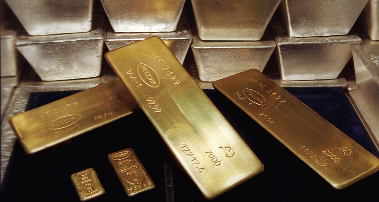 Международные резервы РФ выросли до нового рекордного уровня. Объем международных резервов России вырос до нового рекордного уровня за всю современную историю. На 9 мая он составил 687,3 млрд долларов против 680,2 млрд долларов на 2 мая 2025 года. Такие данные на конец отчетных дат приводятся на сайте Банка России. Таким образом, международные резервы РФ за неделю выросли на 7,1 млрд долларов США, или на 1,0%. Как говорится в комментарии ЦБ, рост произошел «главным образом из-за положительной переоценки».