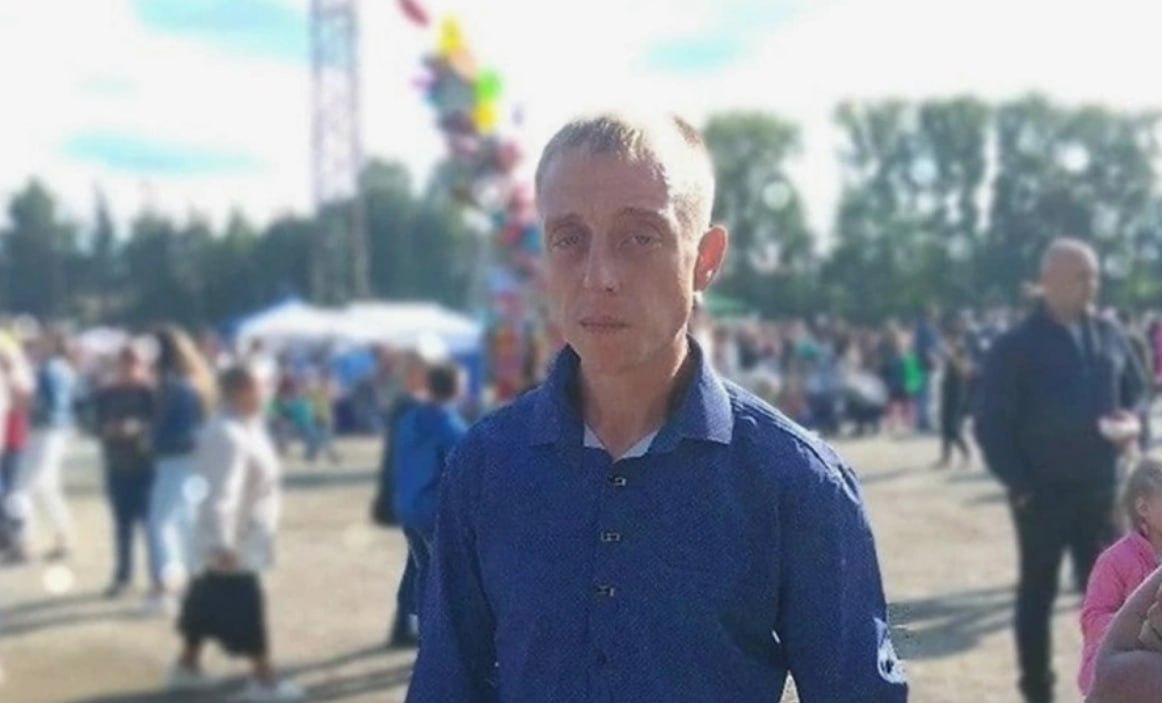 Два педофила сбежали в Свердловской области перед вынесением приговора суд объявил в розыск 32 летнего Александра Шаньгина и 30 летнего Александра Быкова признанных виновными в сексуальном насилии над 15 летней школьницей Шаньгин был признан виновным в насильственных действиях и изнасиловании он получил срок 11 лет и шесть месяцев в колонии строгого режима Быкова осудили только за насильственные действия ему назначили 10 лет в колонии строгого режима Фото Александр Шаньгин VK Читать РБК в Telegram