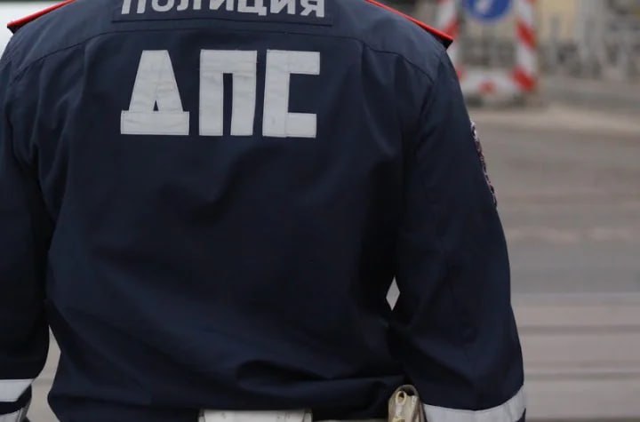 ‼ В субботу на дороге "Болохово - Шварц" в Киреевском районе произошло смертельное ДТП. Здесь столкнулись Toyota Corolla и встречный ВАЗ-2107. 45-летний водитель иномарки погиб на месте. 22-летнего водителя "семерки" госпитализировали с различными травмами.