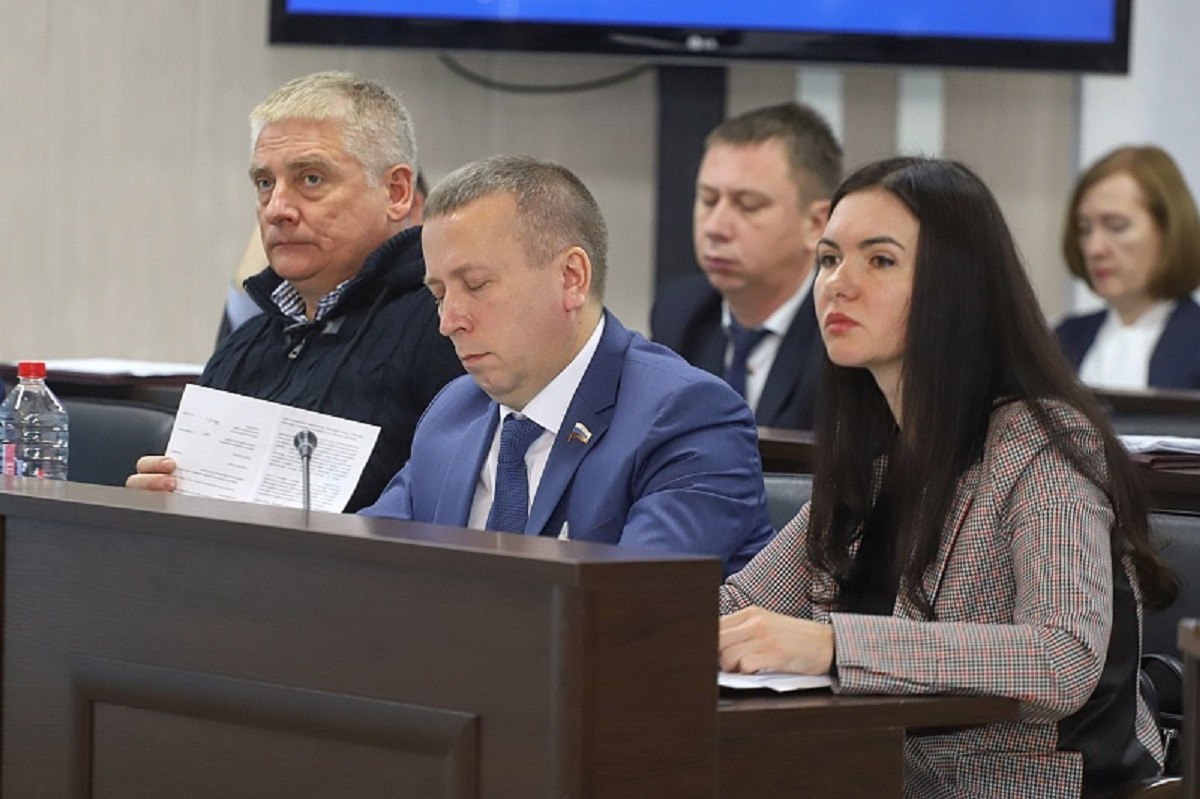 Суд отклонил иск Надежды Сураевой   www newsler ru politics 2025 09 25 sud otklonil isk nadezhdy suraevoj Надежда Сураева продолжает борьбу за мандат который был передан ЦИК Марине Ким в обход нее и Альберта Бикалюка Оба кандидата участвовали в выборах депутатов Госдумы РФ в 2021 году в региональной группе 16 федерального списка кандидатов от СРЗП