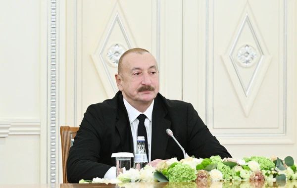 Азербайджан снял все ограничения на транзит грузов в Армению которые существовали до этого Об этом сказал Президент Азербайджана Ильхам Алиев в заявлении для прессы с президентом Казахстана Касым Жомартом Токаевым Также должен сказать что Азербайджан снял все ограничения на транзит грузов в Армению которые существовали с момента оккупации и первым таким транзитным грузом явился груз казахстанского зерна в Армению Думаю что это также является хорошим показателем того что мир между Азербайджаном и Арменией уже не только на бумаге но и на практике заявил Алиев nemesis 2 0 азербайджанагрессор