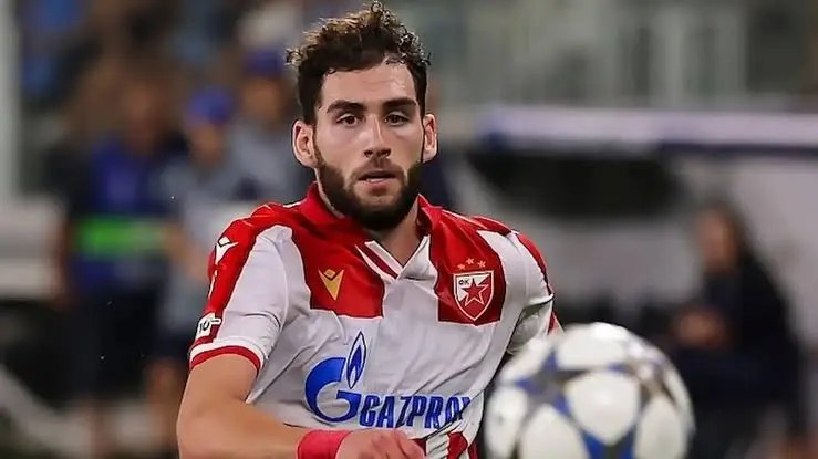 Наир Тикнизян может сменить Црвену Звезду на топ чемпионат защитником интересуются Порту и Ланс Иван Карпов Сообщается что 26 летний футболист впечатлил скаутов португальского клуба Примечательно что летом он перебрался в Сербию и уже спустя 88 дней получил местное гражданство