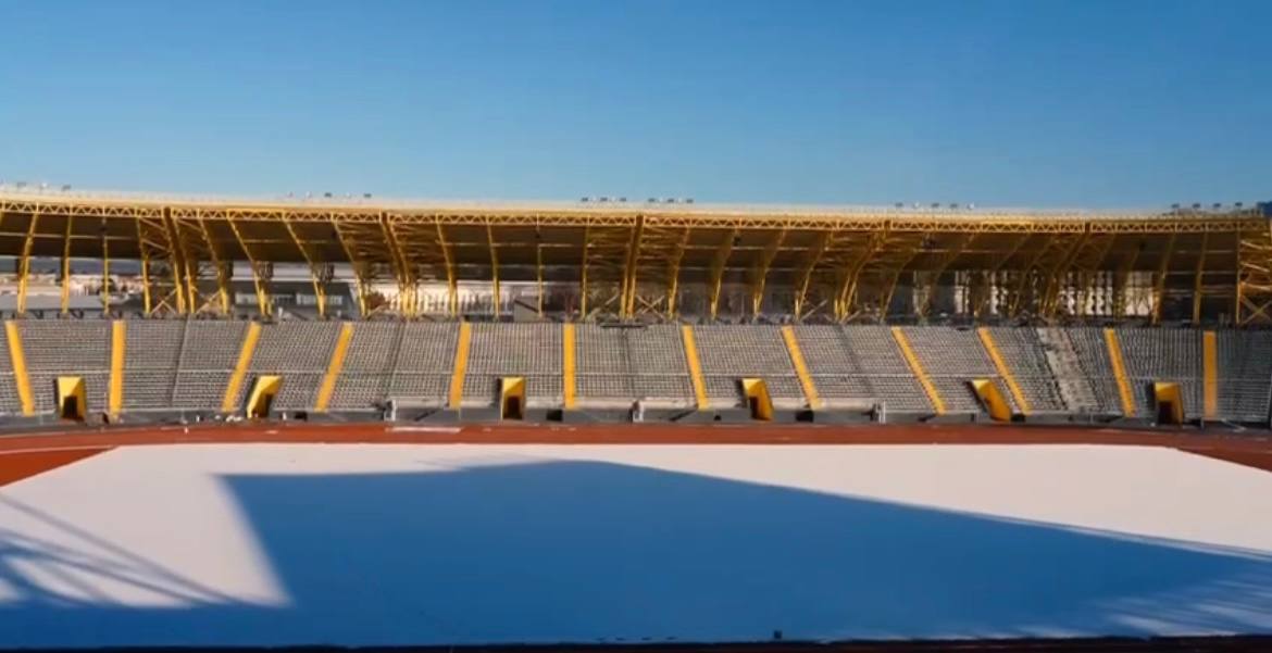 Новость года Подводя итоги года не можем не отметить тот факт что 25 декабря стадион Спартак ввели в эксплуатацию Об этом стало известно сегодня на последнем в этом году аппаратном совещании в правительстве Северной Осетии Позже первый вице премьер республики Георгий Атаров в своем ТГ канале сообщил что реконструкция стадиона завершена Впереди важный технический этап передача спортивного объекта из министерства строительства и архитектуры в ведение министерства государственного имущества и земельных отношений После чего стадион будет передан в управление футбольному клубу Алания отметил Атаров Он добавил что работы на объекте проводились в рамках государственной программы России Развитие физической культуры и спорта Как рассказали Абон в пресс службе главы и правительства республики официальное открытие стадиона состоится в следующем году Подписывайтесь на Abon