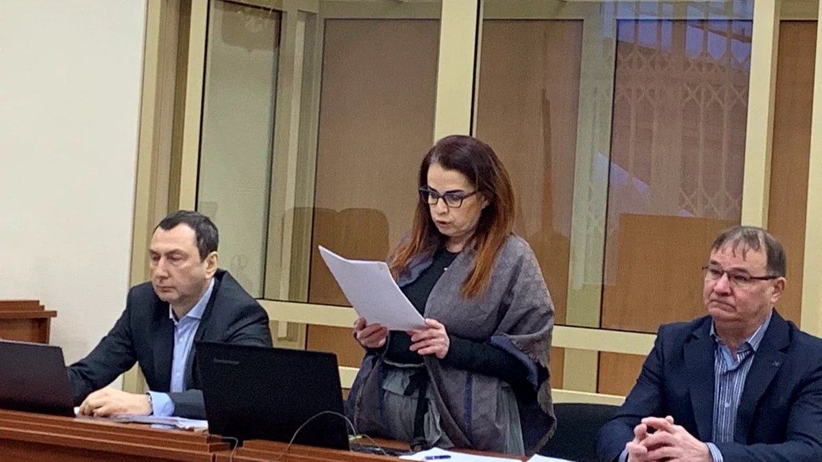 Экс-зампред правительства Прикамья просит суд о банкротстве В Арбитражный суд Пермского края поступило заявление бывшего заместителя председателя правительства Пермского края Елены Лопаевой о самобанкротстве, сообщает «РБК-Пермь». Обоснованность заявления суд оценит в ходе заседания, которое назначено на 9 июля. К рассмотрению вопроса привлечены бывший и нынешний мужья госпожи Лопаевой — Сергей Злобин и Андрей Зинеман. Задолженность Елены Лопаевой составляет 72,4 млн руб. 67,6 млн руб. из этой суммы - долг бывшего зампреда, взысканная по решению суда в пользу фонда «Содействие — XXI век».