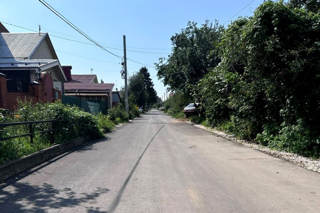 Ремонт дороги по улице Кутузова в Рязани проведен по муниципальной программе «Окраины» Как сообщила пресс-служба Рязанской городской Думы, в микрорайоне Южный состоялась приёмка отремонтированного участка дороги по улице Кутузова. Ремонт проводился по муниципальной программе «Окраины». Все работы выполнены согласно проектно-сметной документации и в установленные сроки. Проверяющие отметили достойный уровень ремонта. Фото: Рязанская городская Дума.
