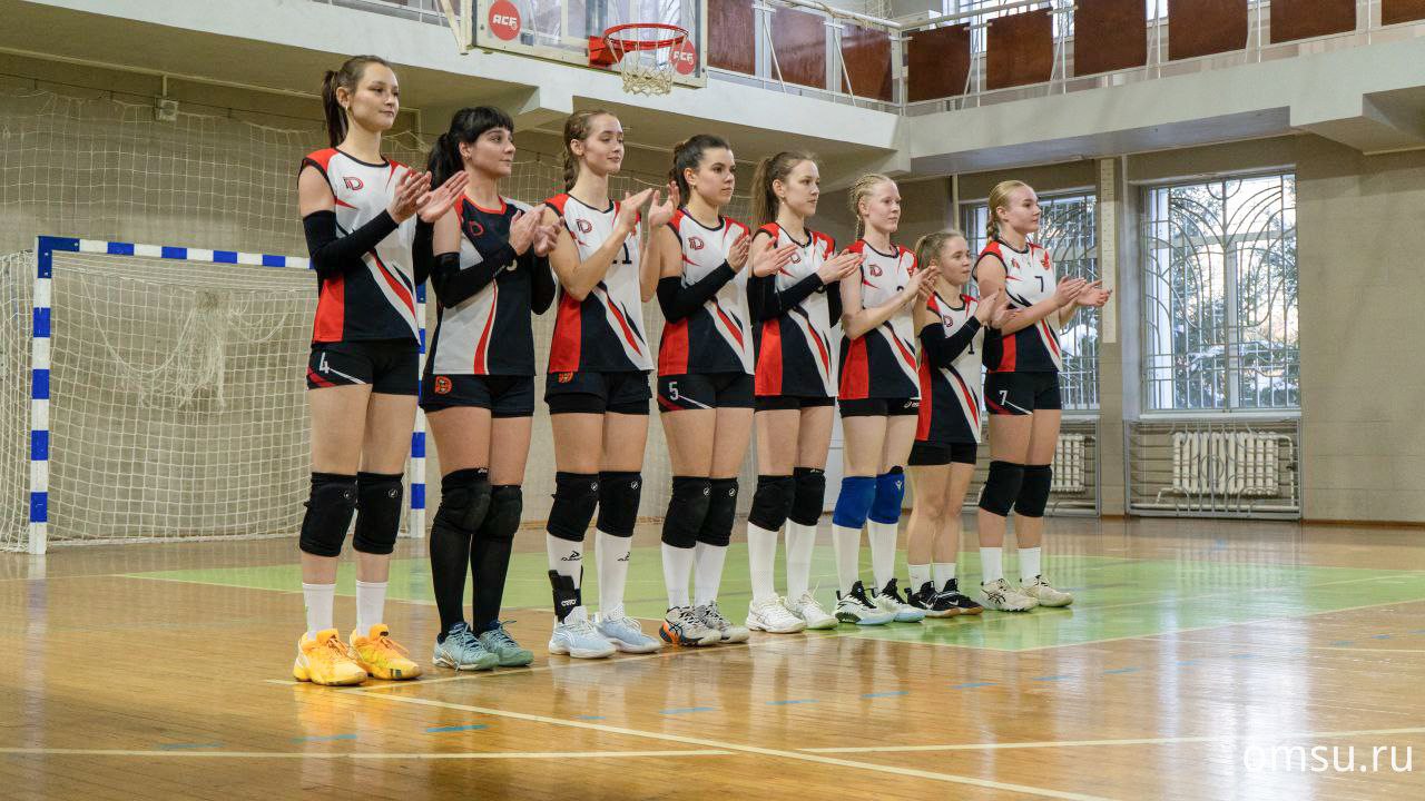 Команда ОмГУ призёры Кубка города Омска по волейболу Наши волейболисты достойно представили ОмГУ им Ф М Достоевского на Кубке города Омска и завоевали серебряный и бронзовый комплект медалей Поздравляю наших волейболистов с очередным успехом и желаю новых побед на спортивных академических и научных площадках
