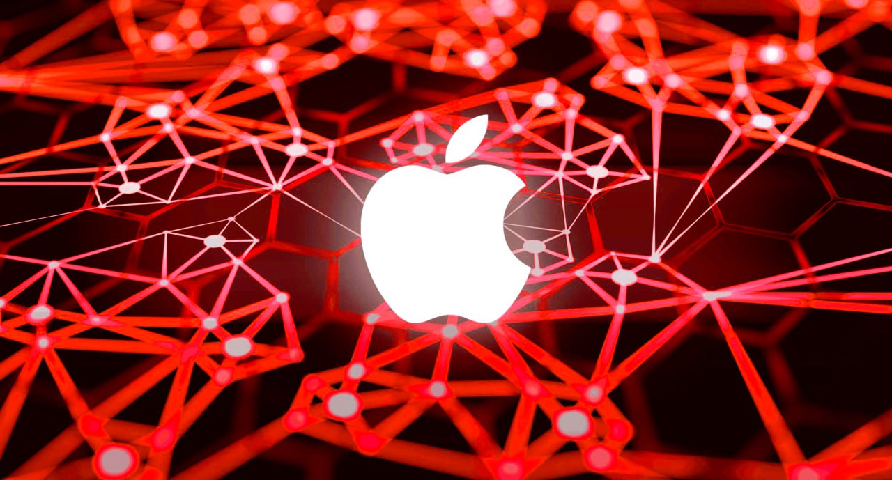 Apple экстренно призывает обновить iOS, как можно скорее Об этом сообщает портал Tech Crunch. Пользователи ста стран мира получили тревожные письма от Apple. В них компания предупреждает, что их устройство могло быть взломано правительским шпионским ПО. «Apple обнаружила целевую атаку на ваше устройство iPhone с использованием арендованного шпионского ПО. Эта атака, вероятно, направлена на вас из-за того, кто вы или чем вы занимаетесь. Хотя невозможно достичь абсолютной уверенности при обнаружении таких атак, Apple имеет высокую степень уверенности в этом предупреждении — пожалуйста, отнеситесь к нему серьезно», — сказано в сообщении. Пока только двое пользователей заявили, что получили предупреждение: итальянский журналист Чиро Пеллегрино и нидерландская правозащитница Ева Влаардингебрук. Подробности о шпионском вирусе держатся в секрете. Компания рекомендует как можно скорее обновить iOS и включить Lockdown — режим повышенной защиты Mode защиты от цифровых угроз.