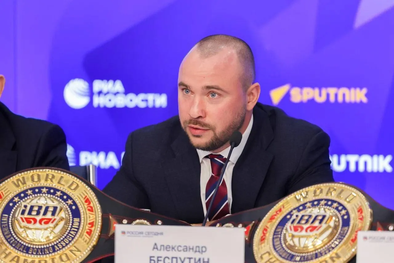 Генеральный секретарь Федерации бокса России Александр Беспутин прокомментировал решение World Boxing допустить российских спортсменов до соревнований под своей эгидой в нейтральном статусе Александр Беспутин в разговоре с пресс службой Федерации бокса России Мы всегда заявляли что наша деятельность направлена в первую очередь на защиту прав и интересов боксёров и тренеров Мы выступаем за то чтобы спортсмены принимали участие во всех официальных спортивных международных соревнованиях Федерация бокса России ознакомилась с решением World Boxing и находясь в постоянном взаимодействии с Олимпийским комитетом России и министерством спорта Российской Федерации продолжает переговорный процесс с World Boxing направленный в том числе на отмену каких либо ограничений При этом наши боксёры настоящие патриоты своей страны и именно их многолетняя твёрдая позиция заключается в выступлении на международных соревнованиях только с национальным флагом и гимном   Отдай свой голос боксу