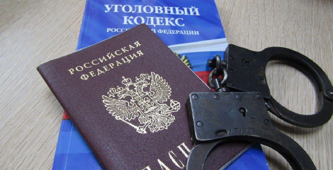 Беспокойный пассажир: в столице Камчатки мужчина угнал авто у таксиста В Петропавловске-Камчатском пассажир поругался с таксистом и угнал его машину. Несмотря на то, что с чужим автомобилем угонщик обращался аккуратно, теперь ему грозит колония. Нажмите для подробностей -