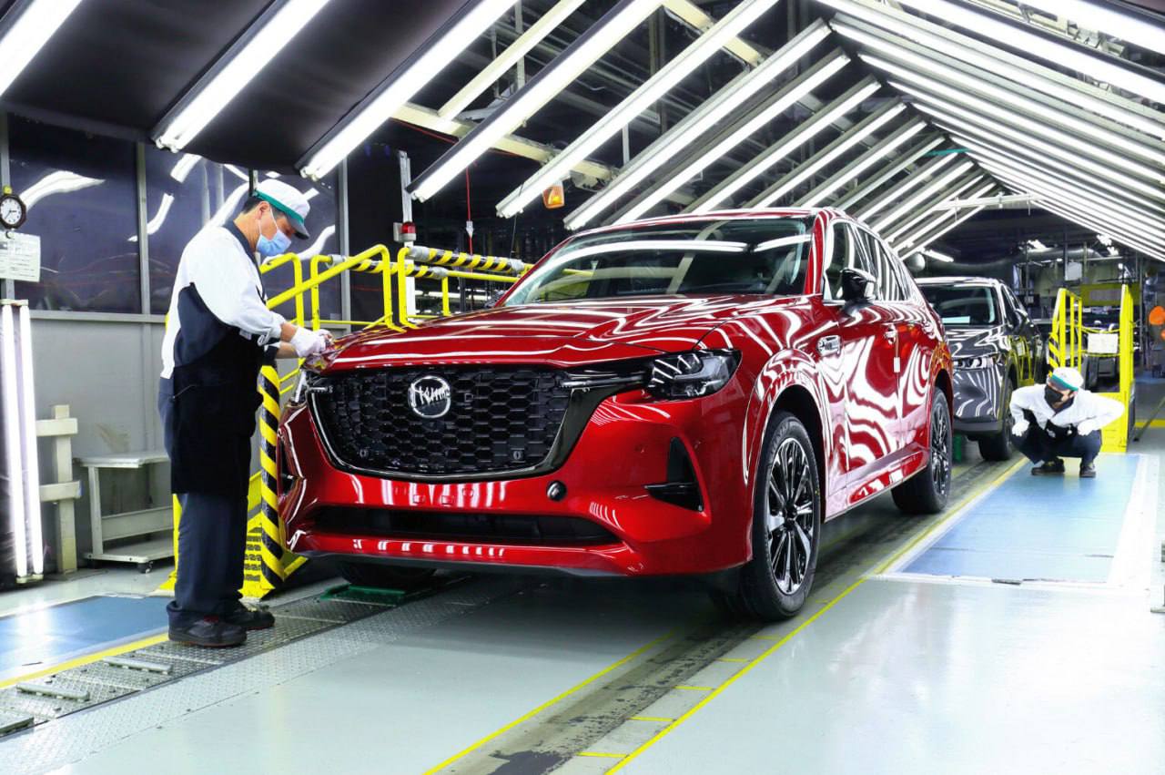 Японский автопром потерял 9 7 млрд из за тарифов США За апрель сентябрь 2025 года японские автопроизводители потеряли 9 7 млрд из за высоких пошлин на импорт в США до 27 5 снижены до 15 лишь 16 сентября Прибыль крупнейших компаний Toyota Honda Nissan Mazda Mitsubishi Subaru Suzuki упала на 30 По итогам финансового года потери могут достичь 16 25 млрд autonews youtube