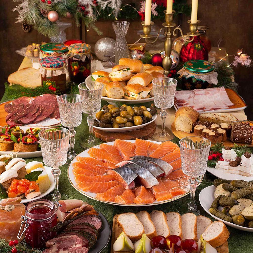 Названа самая доступная красная рыба к Новому году По данным аналитиков форель стала самой дешёвой красной рыбой для новогоднего стола сообщает РИА Новости Её средняя цена составляет 969 рублей за килограмм Для сравнения килограмм горбуши стоит 1 429 рублей а лосося 2 213 рублей Среди прочих рыб самой дешёвой оказалась сельдь 593 рубля за килограмм Чуть дороже обойдется килограмм минтая 674 рубля Такое же количество скумбрии 897 рублей Килограмм сибаса в проанализированный период обходился покупателям в среднем в 1 600 рублей а самой дорогой рыбой стала камбала 3 012 рублей за килограмм Астрахань 24 в МАХ