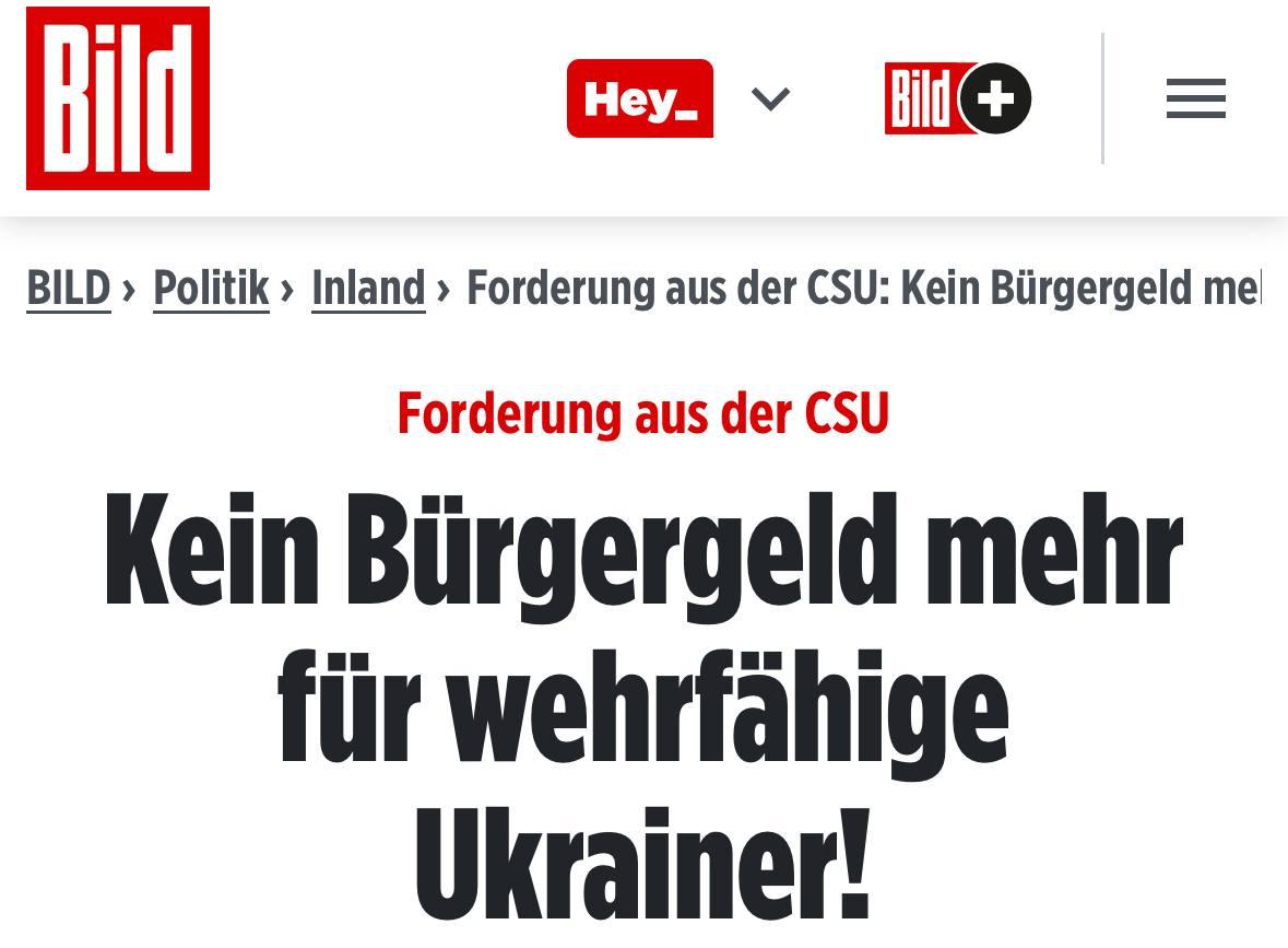 Киев в истерике: Германия не хочет больше платить за уклонистов «Отвратительное популистское обобщение», – так отреагировал бывший посол Украины в Германии Андрей Мельник на предложение члена бундестага Штефана Майера. Политик от Христианско-социального союза предложил лишить соцпособий украинцев призывного возраста. Его позиция – мужчины от 18 до 63 лет не должны жить на немецкие деньги. Пусть они «либо работают, либо воюют за Украину». В Германии проживает около 150 тыс. украинцев, подпадающих под мобилизацию. Все они получают государственные выплаты – в общей сложности около €1,3 млрд в год. Майер считает это несправедливым по отношению к налогоплательщикам Германии. Украинское посольство оправдывается: большинство этих мужчин зарегистрированы в военкоматах, а само пребывание за границей – в рамках закона. Но немцев это, судя по всему, не особо волнует. Осташко! Важное подпишись #важное