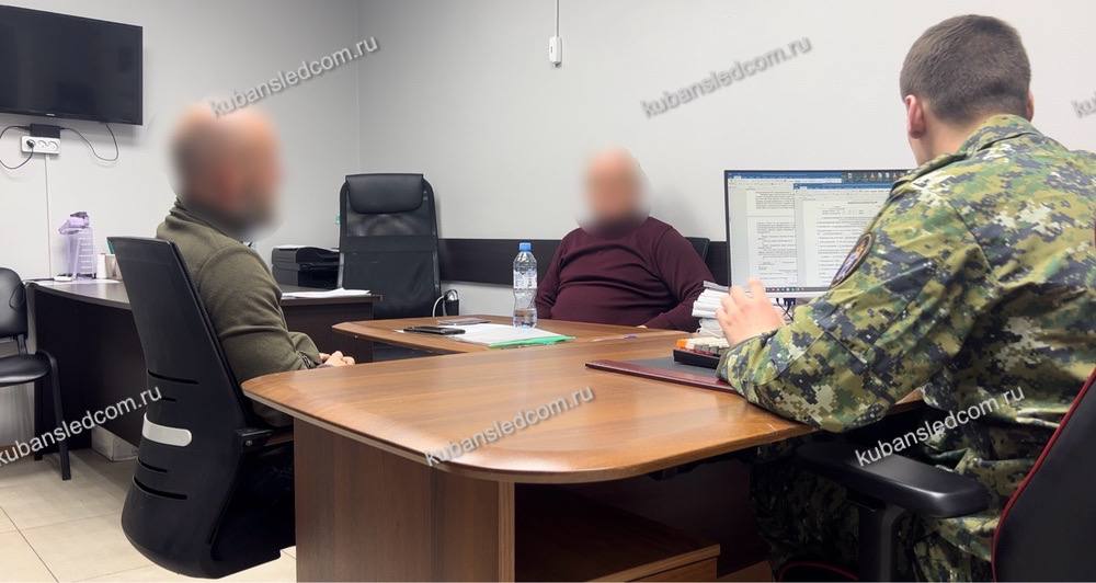 Владельцу хаски, разорвавших лицо ребенку в Сочи, грозит арест на полгода Следственным отделом расследование уголовного дела в отношении 48-летнего хозяина собак, напавших на ребенка. Он обвиняется в совершении преступления, предусмотренного ч. 1 ст. 118 УК РФ причинение тяжкого вреда здоровью по неосторожности . Причинение тяжкого вреда здоровью наказывается штрафом в размере до восьмидесяти тысяч рублей или в размере заработной платы или иного дохода осужденного за период до шести месяцев, либо обязательными работами на срок до четырехсот восьмидесяти часов, либо исправительными работами на срок до двух лет, либо ограничением свободы на срок до трех лет, либо арестом на срок до шести месяцев. Напомним, 26 февраля 9-летний мальчик пострадал от двух собак крупной породы. Хаски находились на жилом участке и голодали несколько дней из-за халатного отношения хозяина, а потому выбрались с территории и напали на ребенка. Мальчик получил серьезные травмы, оставшись без верхней половины лица. Работа Авто Глэмпинг