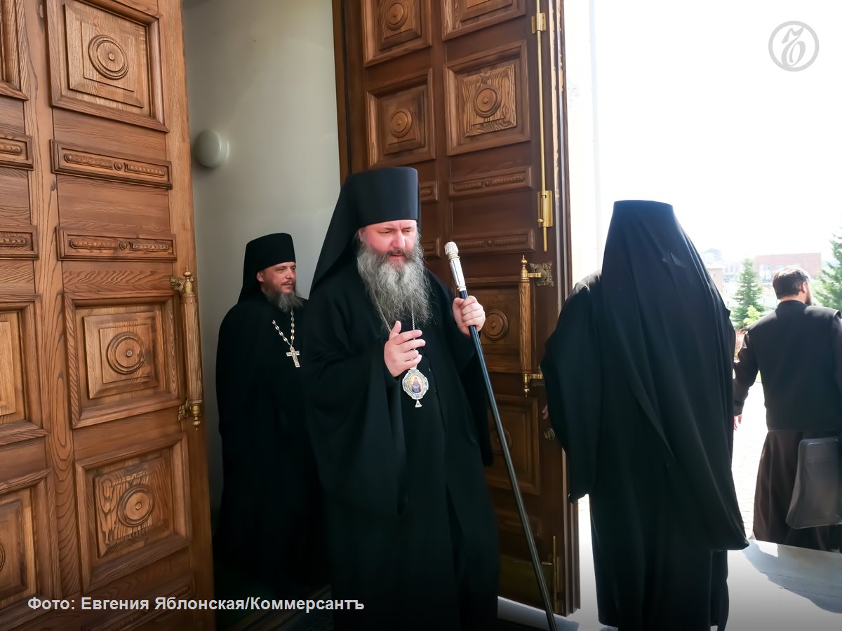 Новым главой Самарской митрополии стал епископ Нижнетагильский и Невьянский Феодосий из Свердловской области. Так как он был освобожден от управления Нижнетагильской епархией, Священный синод постановил возложить временное управление епархией на митрополита Екатеринбургского и Верхотурского Евгения Кульберга . Подписывайтесь на «Ъ-Урал»