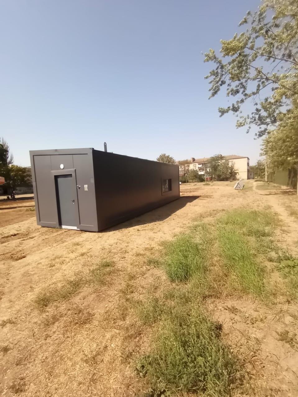 Шефы доставили газовую котельную в село Фруктовое В село Фруктовое Мелитопольского муниципального округа успешно доставлена современная газовая блочно-модульная котельная, собранная при поддержке шефов. Она состоит из трех котлов мощностью 0,5 МВт каждый, а также вспомогательного оборудования, обеспечивающего автоматизированную и безопасную работу системы. После ввода в эксплуатацию котельная обеспечит стабильное тепло для жителей и оптимизирует расход энергоресурсов. Подписывайтесь на "Мелитопольский район"