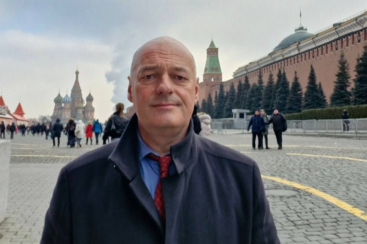 Немецкий политик Нимайер запросил российское гражданство Глава Немецкого совета за конституцию и суверенитет Ральф Нимайер обратился за российским гражданством поскольку чувствует себя в РФ как дома а в Германии ему может грозить преследование правоохранителей пишет ТАСС Подпишитесь на Абзац Добавьте Абзац в ленту Дзена