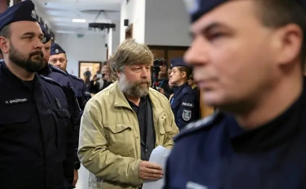 Археолог Александр Бутягин вернулся в Россию в рамках обмена который прошел на границе Белоруссии с Польшей сообщила ФСБ Ведомство также сообщило о возвращении на родину супруги российского военного который проходит службу в миротворческом контингенте в Приднестровье Москва в свою очередь передала двух офицеров спецслужб Молдавии Фото Robert Kowalewski Agencja Wyborcza pl Reuters  Канал РБК в Максе  Приложение РБК для iOS и Android