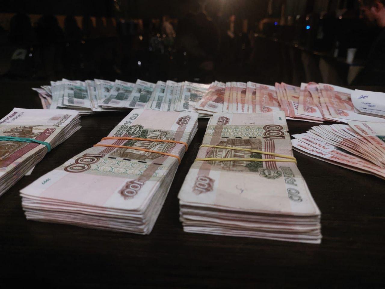 В Новосибирске следователи возбудили три уголовных дело по факту организации незаконных азартных игр. Об этом сообщили в пресс-службе Следственного комитета по Новосибирской области. Подробнее – на Бабре #новосибирск