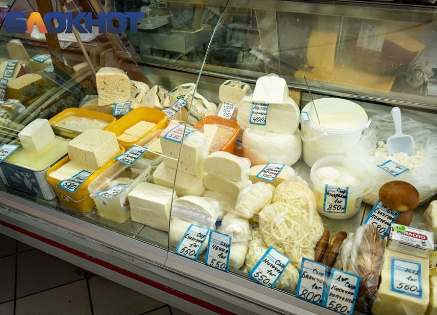 Сливочное масло, творог и консервы возглавили список подорожавших продуктов в Краснодаре Управление цен и тарифов города опубликовало новые данные о стоимости социально значимых продуктов питания и товаров для детей. В период с 1 по 8 июля зафиксировано подорожание ряда позиций из списка. Больше всего выросли цены на обезжиренный творог, мясные консервы для детского питания, сливочное масло, яблоки, морковь и поваренную соль. Кроме того, увеличилась стоимость подсолнечного масла, яиц, кур, говядины, вермишели, сахара, овощных консервов для детей. Подробности – на сайте. Объявления работа Купи/продай авто Найти врача