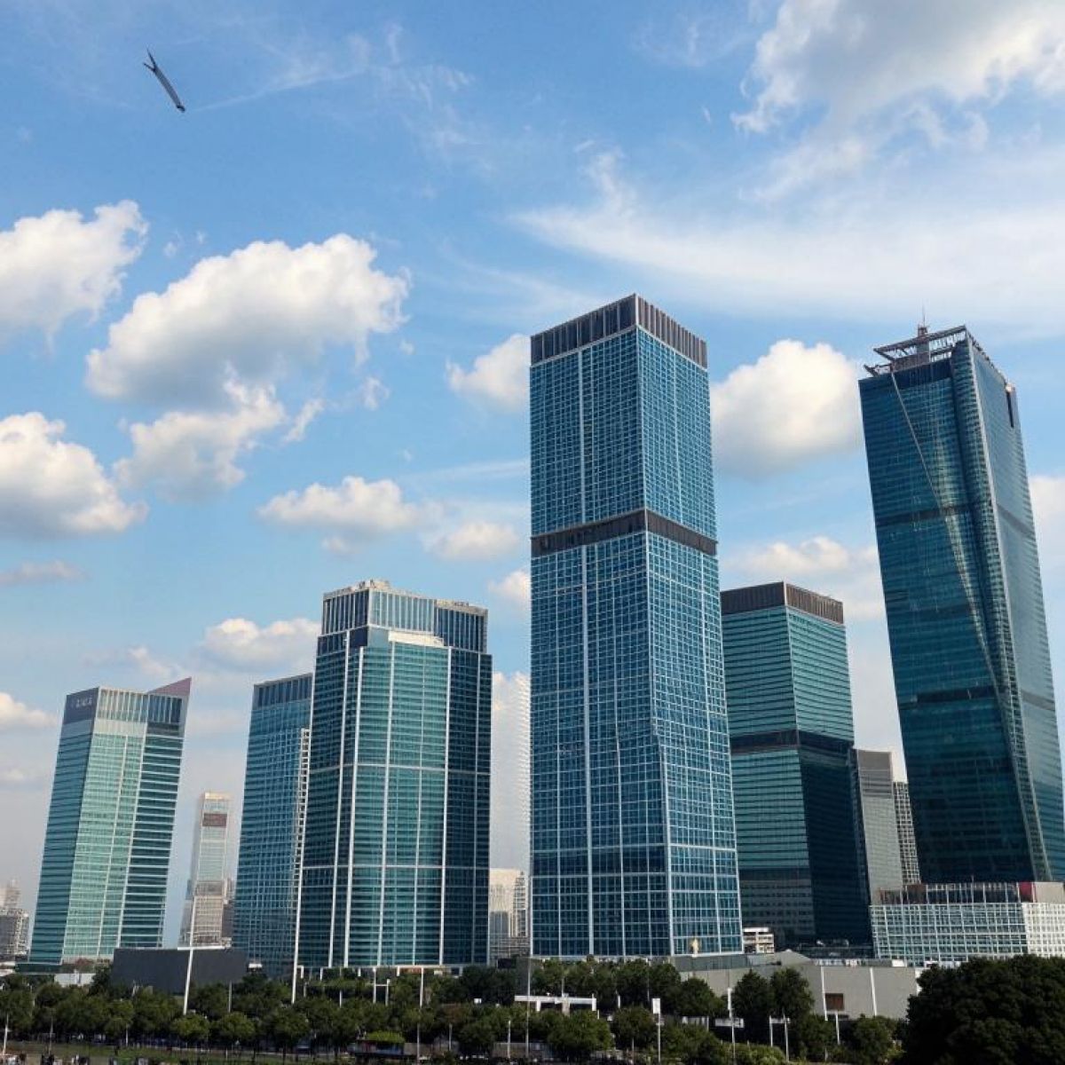 Компания Группа ЛСР разместит облигации на 5 млрд рублей business magazine online fn 1714187 html Компания Группа ЛСР разместит облигации на 5 млрд рублей Группа ЛСР увеличила объем размещения биржевых облигаций серии 001P 11 до 5 млрд рублей Ориентир ставки 1 го купона находится на уровне 16 00 годовых что соответствует доходности к погашению 17 23 годовых Техническое размещение облигаций на бирже запланировано на 27 августа 2025 года Подписаться Обратная связь