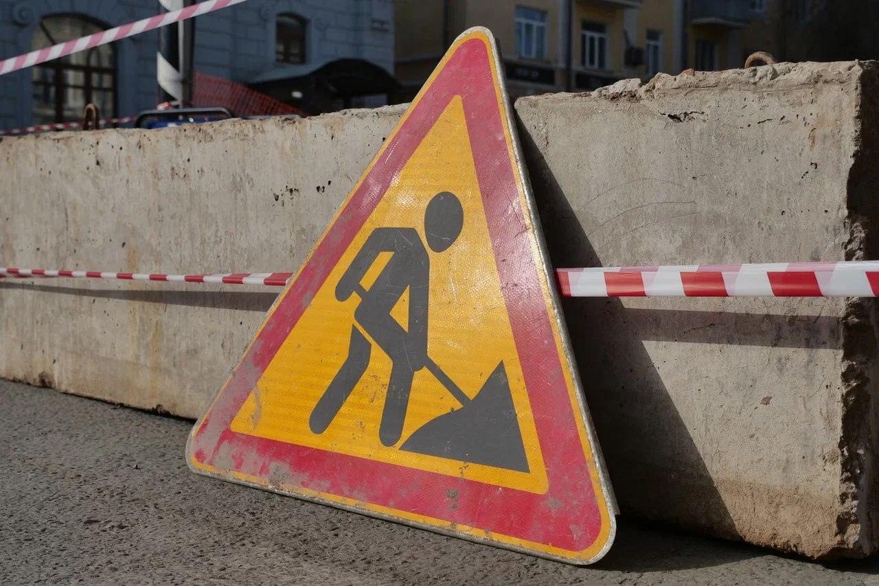 В Самаре 130 км однопутного рельсового пути нуждается в ремонте С рабочим визитом областную столицу посетил замминистра транспорта РФ Виктор Тимофеев. Во время встречи обсудили обновление подвижных составов и транспортной инфраструктуры. С 2026 года города смогут рассчитывать на дополнительные финансирование в сфере транспорта в рамках федерального проекта. В том числе, средства выделят на покупку новых подвижных составов. В мэрии отметили, что в ремонте нуждаются 130 км из 160 км однопутного рельсового пути.