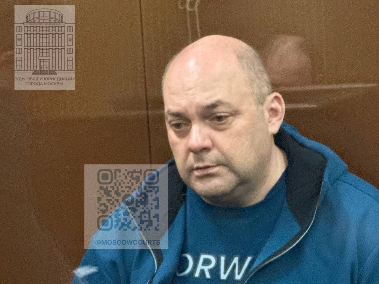 В деле экс-губернатора Алексея Смирнова появилась растрата средств при строительстве двух взводных опорных пунктов для пограничной службы в приграничье с Украиной. Уголовное дело возбуждено по факту хищения средств, которые Корпорация развития перечислила в рамках договора подряда на строительство двух взводных опорных пунктов пограничной службы в регионе. Это следует из документов, которые есть в распоряжении ТАСС. Более 1 млрд рублей нанесен ущерб бюджету Курской области из-за мошенничества и растраты. Эти деньги предназначались для строительства фортификационных сооружений. Смирнов и Дедов возглавляли организованную группу. Вместе с руководством Корпорации они организовали хищение средств. Всем фигурантам дела грозят до 10 лет лишения свободы. Управление Z
