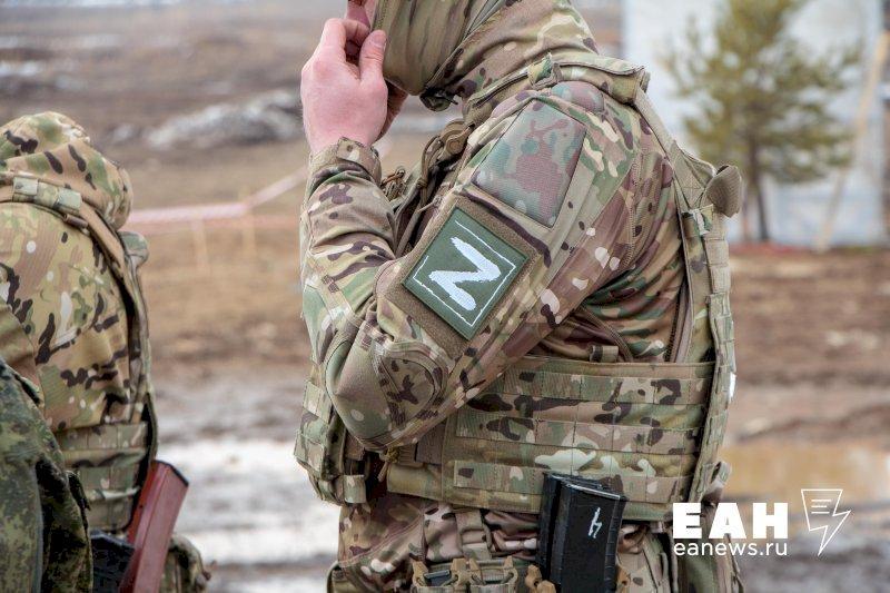 Челябинские предприятия наградят за трудоустройство участников СВО В регионе пройдет конкурс для компаний, которые принимают на работу участников и ветеранов спецоперации СВО, сообщило Главное управление по труду и занятости населения. По словам начальника управления Александра Шегурова, проект позволит понять, какие практики устройства на работу участников и ветеранов СВО, в том числе имеющих инвалидность, наиболее эффективны. «Работодатели в конкурсных заявках могут проявить себя и показать, как они помогают раскрыть трудовой потенциал, обучают работников, обеспечивают льготами, адаптируют, проводят культурные, спортивные мероприятия, в том числе для членов семей участников СВО, тем самым сохраняя трудовой потенциал», — пояснил Шегуров.