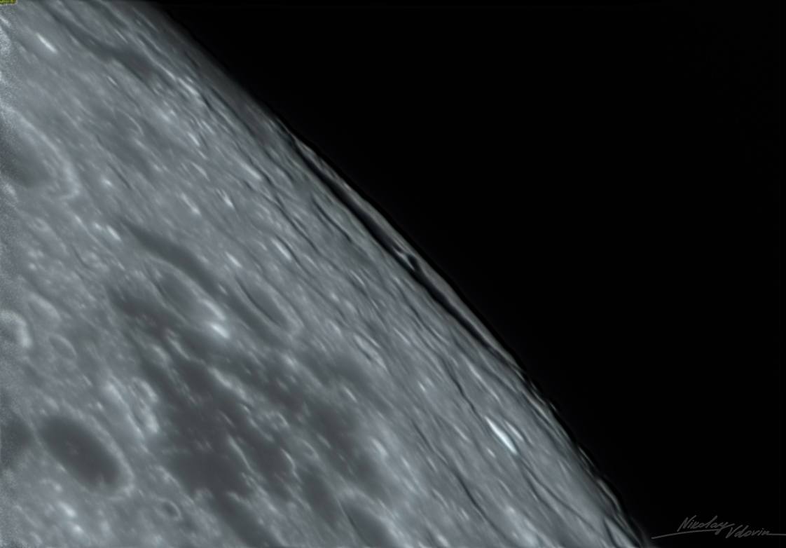 Кратер Непер Восточная видимая часть Луны Кратер Непер на видимой стороне Луны древний ударный кратер возрастом 3 9 4 1 млрд лет Он сформировался в эпоху поздней тяжёлой бомбардировки и расположен у лимба края лунного диска из за чего часто виден в искажённом ракурсе ℹ Диаметр кратера около 142 км внутри могло бы поместиться государство размером с Черногорию Съемка сделана с помощью телескопа Шмидта Кассегрена C 9 25 XLT камеры ASI678MC фильтра UV IR Cut эквивалентное фокусное 2350мм Фото Николай Вдовин