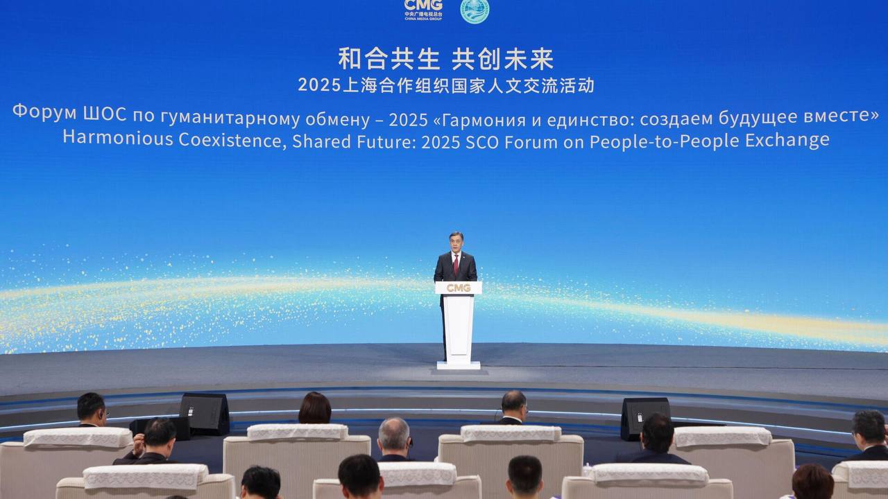 Форум ШОС по гуманитарному обмену стартовал в Пекине Участие принимают более 150 руководителей ведущих СМИ представителей ведомств и дипломатического корпуса из стран организации Подпишись на SputnikTj