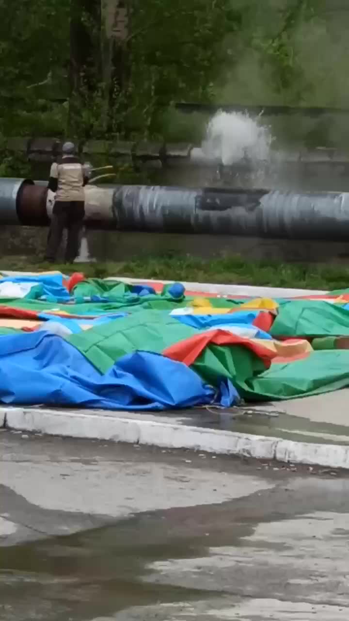 В Якутске и Новосибирске произошли инциденты с поджогами и утечками горячей воды