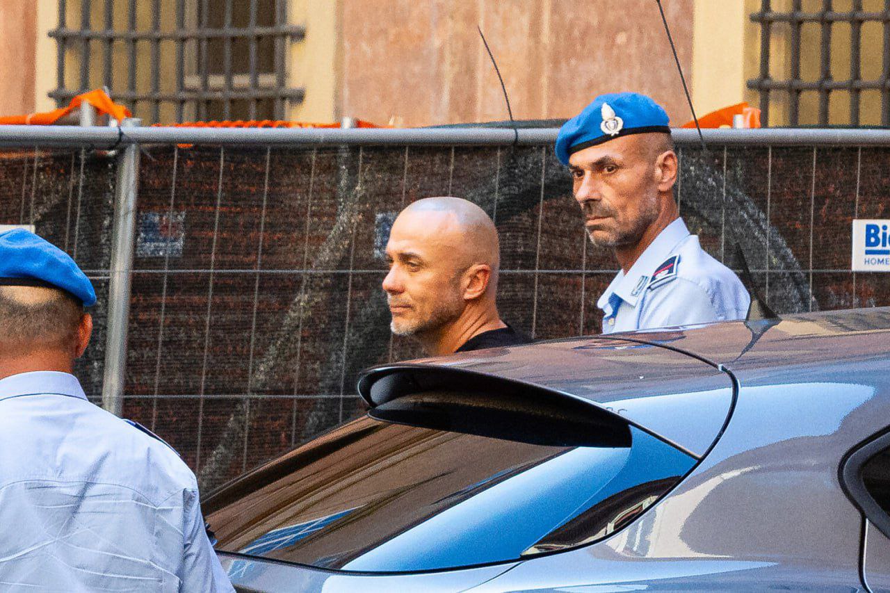 Украинец Кузнецов который находится в итальянской тюрьме по обвинению в саботаже Северных потоков и ожидает окончательного решения о своей экстрадиции в Германию решил начать голодовку