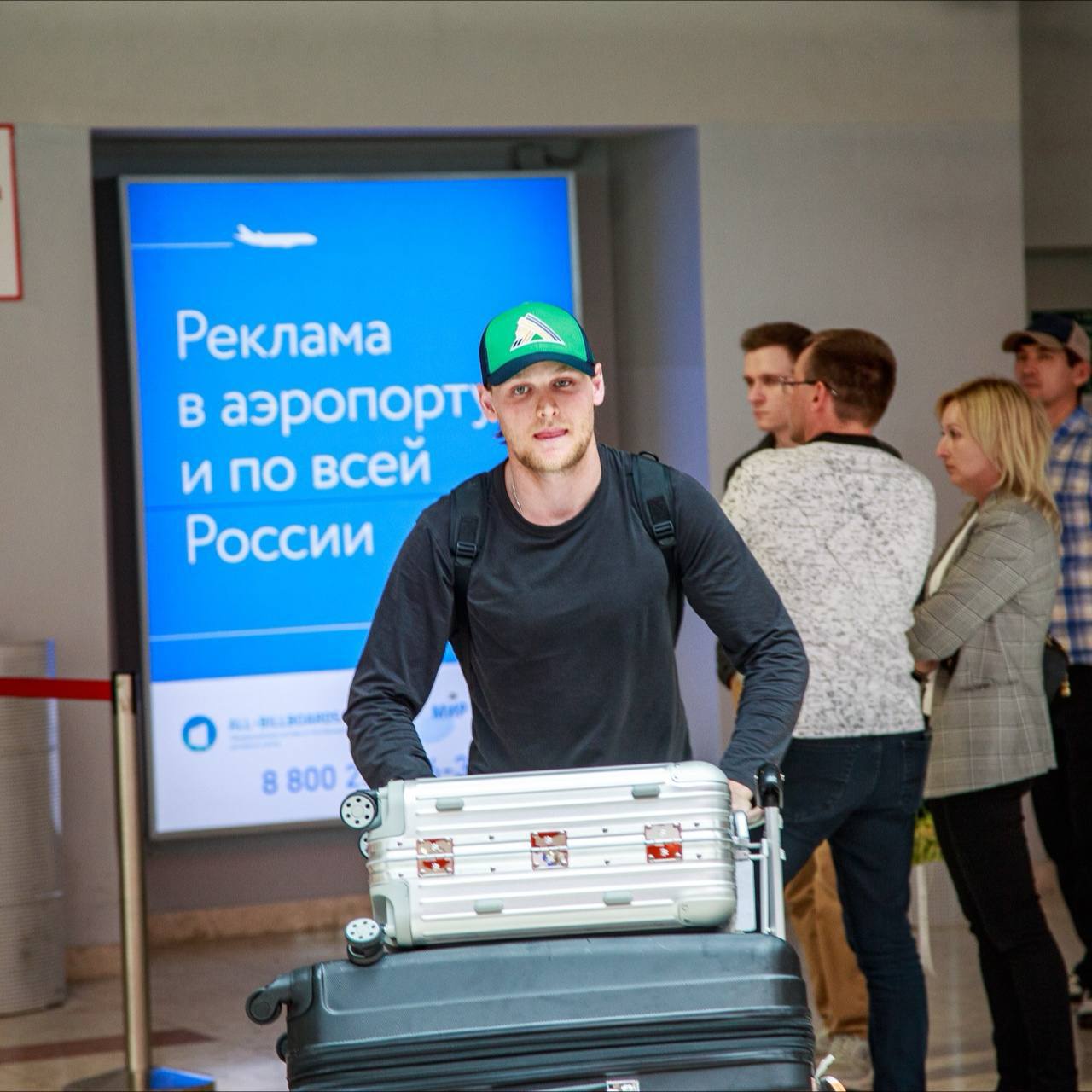 Шелдон Ремпал покинул уфимский "Салават Юлаев" Нападающий провел в составе "юлаевцев" один сезон. На счету канадца 68 матчей в регулярном чемпионате КХЛ, в которых он набрал 61 31+30 очко и стал четвёртым в списке лучших бомбардиров сезона. Также у Ремпала 21 8+13 очко в 19 играх плей-офф – лучший показатель в «Салавате Юлаеве». Форвард, вероятно, продолжит свою карьеру в Северной Америке. Что до "Салавата", судя по изменениям состава, нас ожидает увлекательный сезон в борьбе за предпоследнее место в таблице... Честно говоря - подписывайтесь