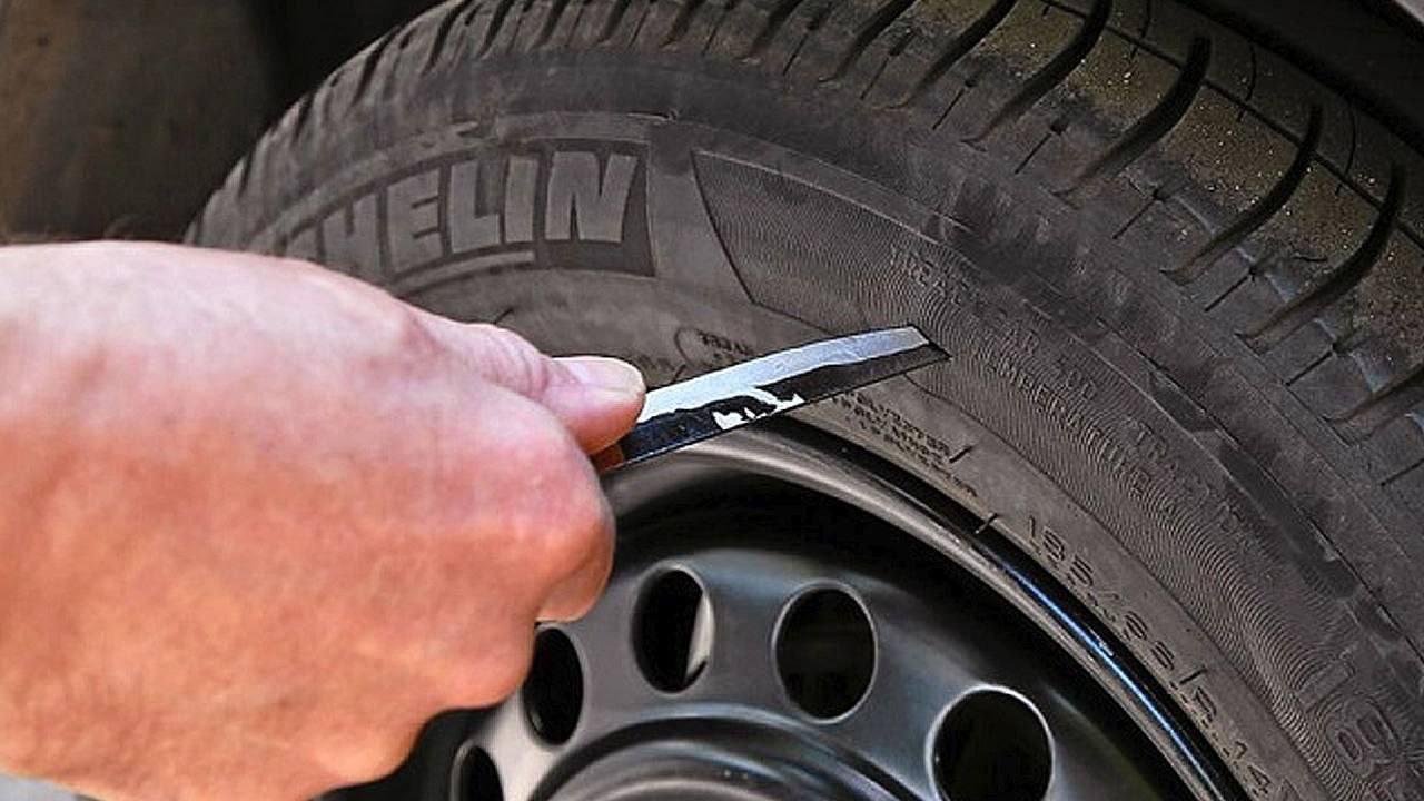 Полиция Находки устанавливает личности граждан причастных к порче чужого имущества  В дежурную часть отдела МВД России по г Находке поступили сообщения жителей улиц Молодежная и Горького о том что они обнаружили повреждения колес на своих транспортных средствах В настоящий момент сотрудники полиции устанавливают обстоятельства произошедшего а также личности граждан причастных к инциденту По результатам проверки будет принято законное и обоснованное решение Очевидцев происшествия просьба обратиться в дежурную часть ОМВД России по г Находке по адресу Луначарского 14 или по телефонам 102 69 67 44   t me prim police   vk com public180487861   ok ru group 55028167540942   25 мвд рф