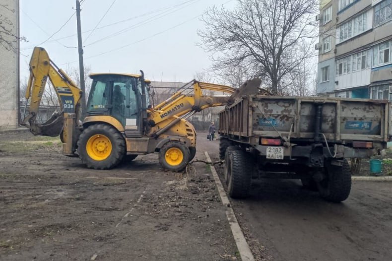 МУП «Жилфонд г. Свердловска»: итоги работы за неделю   В период с 31 марта по 4 апреля предприятие осуществило работы по ремонту водоснабжения в кв. 50 лет Октября и на ул. З. Космодемьянской.  - За отчётный период были запланированы и выполнены работы по замене участков и стояков систем холодного водоснабжения труб ø20 мм, 50 мм, ø100. Выполнена прочистка внутренних канализационных систем в технических подпольях до смотровых канализационных колодцев  840 погонных метров . Также произведена прочистка канализационных выходов из дома  672 погонных метра , - рассказали на предприятии.  В кв. 60 лет СССР  д.15, д.34, д.35  выполнена замена участка канализационной системы. Материал для замены был выделен из гуманитарной помощи, предоставленной Красноярским краем.   Работники предприятия занимались откачкой хозяйственных бытовых сточных вод в кв. 60 лет СССР, д.9, ул. Широкая, д.3 Читать далее...