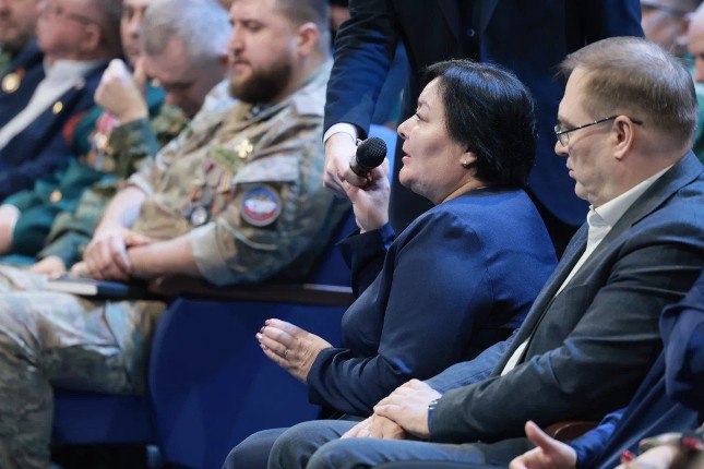 В Кунашакском районе отремонтируют дорогу ведущую к детскому лагерю   www up74 ru articles news 167543 С такой просьбой на прямую линию губернатора Алексея Текслера обратилась жительница села Кунашак Альфида Амирова Двое ее сыновей Тимур и Расул погибли в зоне СВО Бойцы награждены Орденами Мужества посмертно