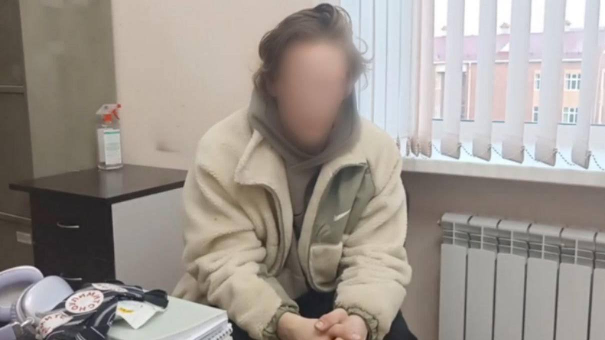 18 летний юноша подозревается в теракте за поджог трансформатора Молодой человек будучи еще несовершеннолетним получил сообщение ему предложили поджечь трансформаторную будку в Краснокамске за деньги В результате около 50 ближайших домов остались без электричества Парня задержали как подозреваемого Следком возбудил уголовное дело   Подписаться   Дать буст Мы в MAX