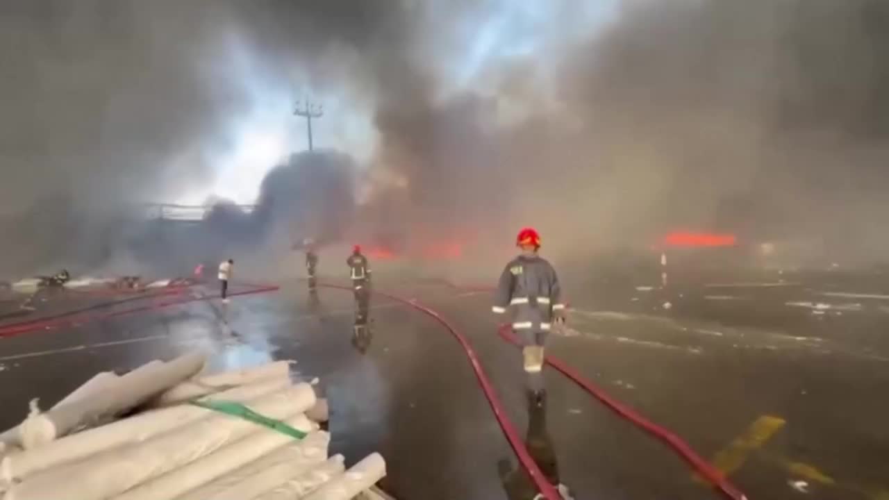 Пожар в аэропорту Хазрат Шахджалал в Дакке приводит к приостановке полетов