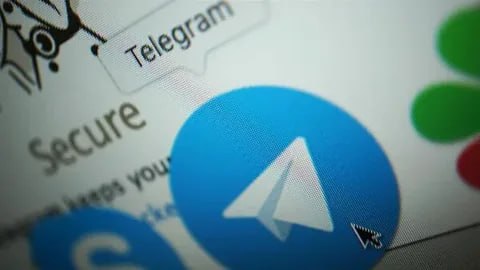 Более 44 млн каналов и групп были заблокированы администрацией Telegram в 2025 году сообщил мессенджер Это в 2 7 раз больше чем в прошлом году Среди заблокированных 950 тыс сообществ с материалами о сексуальном насилии над детьми рост на 28 02 и почти 234 тыс сообществ террористической направленности рост на 66 6 Пик блокировок пришелся на IV квартал 2025 года более 17 416 млн что превышает общий показатель за весь предыдущий год Почти 543 тыс групп и каналов было заблокировано 1 января 2026 года jkinvest news jkinvest
