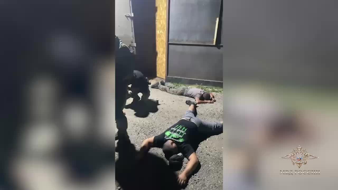 В Хабаровске задержаны 10 человек за кражу 58 тонн дизельного топлива