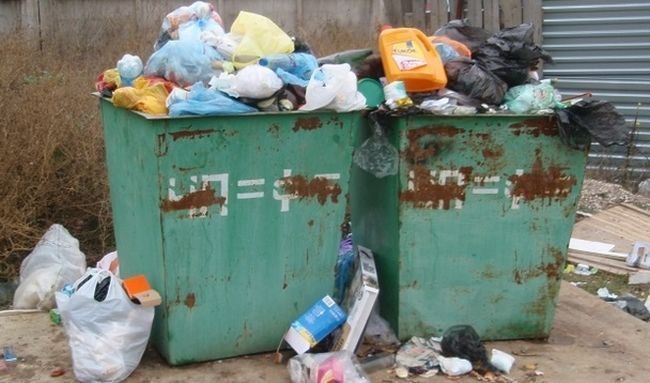 Депутаты Госдумы констатировали провал мусорной реформы Полигоны по склаадированию отходов которые должны были прекратить свое существование в 2025 году продолжат действовать сообщает Ъ Реформа обращения твёрдых коммунальных отходов ТКО включает в себя внедрение раздельного сбора ТКО провалено и строительство мусороперерабатывающих заводов где они В Амурской области реформа ТКО сопровождается громкими судебным процессами предпринимателей против областных и муниципальных чиновников Необоснованные нормативы накопления ТКО по которым мусорные короли региональные операторы взимают плату с бизнеса последовательно отменяются судом Однако амурские чиновники раз за разом принимают все более высокие нормативы В результате расходование федеральных денег извращение здравого смысла необоснованное обогашение регоператоров бенефициары которых связаны с властью дискредитация суда и органов власти А мусор продолжает накапливаться на полигонах Подписывайтесь на amurbiz