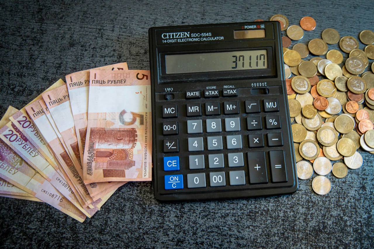 Страхавыя арганізацыі ў першым паўгоддзі сабралі на 11,6% больш унёскаў, чым годам раней  У студзені — чэрвені 2025 года страхавым арганізацыям, якія працуюць у Беларусі, паступіла ў агульнай складанасці 1 млрд 414,8 млн рублёў. Гэта на 11,6% больш, чым за тыя ж месяцы 2024-га  1 млрд 267,85 млн .  Выплаты страхавой кампенсацыі і страхавога забеспячэння склалі 794,3 млн рублёў  699 млн; +13,6% .  Удзельная вага добраахвотных відаў страхавання ў агульнай суме страхавых унёскаў склала 67,9%  у студзені — чэрвені 2024 года — 67,8% .    Падрабязнасці    Без VPN   "Позірк"