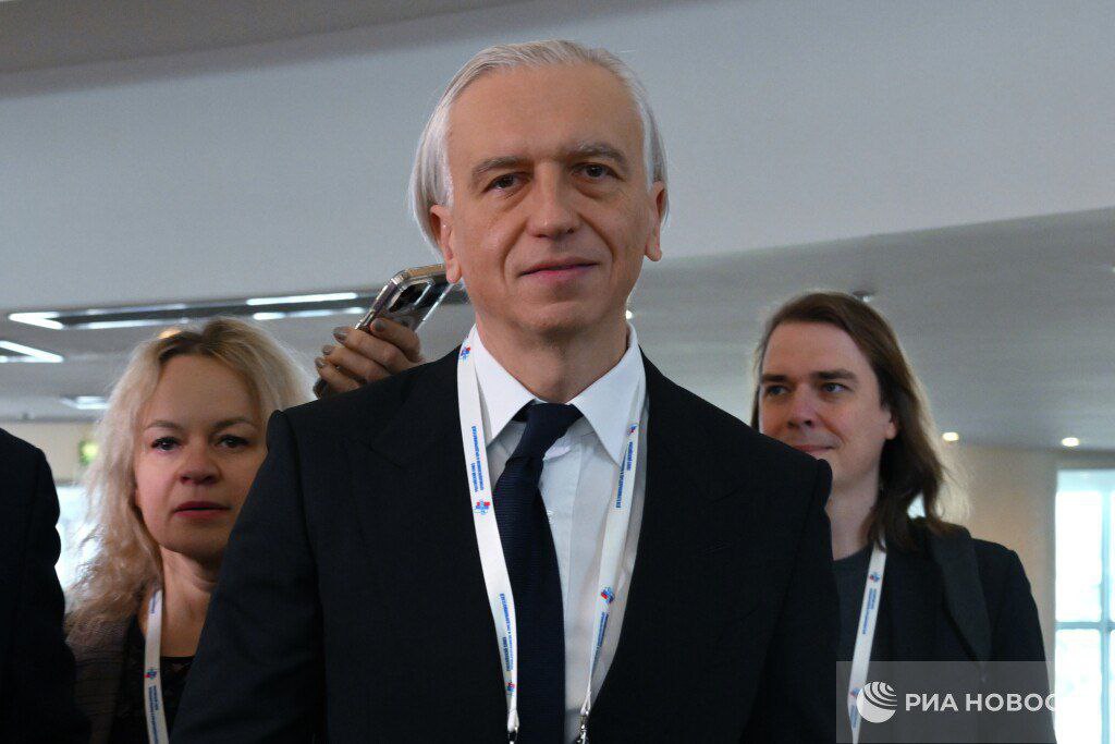 Российские футбольные компании возможно вернутся на арену международного футбола Александр Дюков, президент РФС, заявил, что Россия, вероятно, вернется в международный футбол до конца 2025 года. Недавно я говорил о возможном возвращении к международным турнирам. Это не просто слухи или догадки, а информация из различных источников. Есть высокая вероятность, что Россия вернется на международную арену до конца 2025 года» — сказал Дюков. Russia News — Подпишись