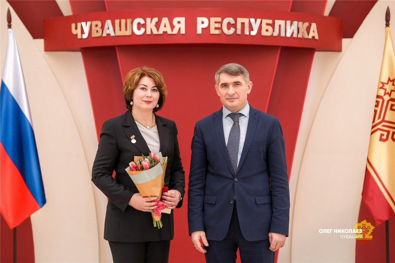 В Чувашии назначили нового министра здравоохранения Главой ведомства стала Лариса Тарасова – доктор медицинских наук и заслуженный врач республики. «Под ее руководством внедрены современные подходы к маршрутизации пациентов, создана сеть амбулаторных кабинетов гастроэнтерологов, реализованы важные проекты для системы здравоохранения региона», - отметил глава региона Олег Николаев. Олег Николаев Как в Волгу глядели