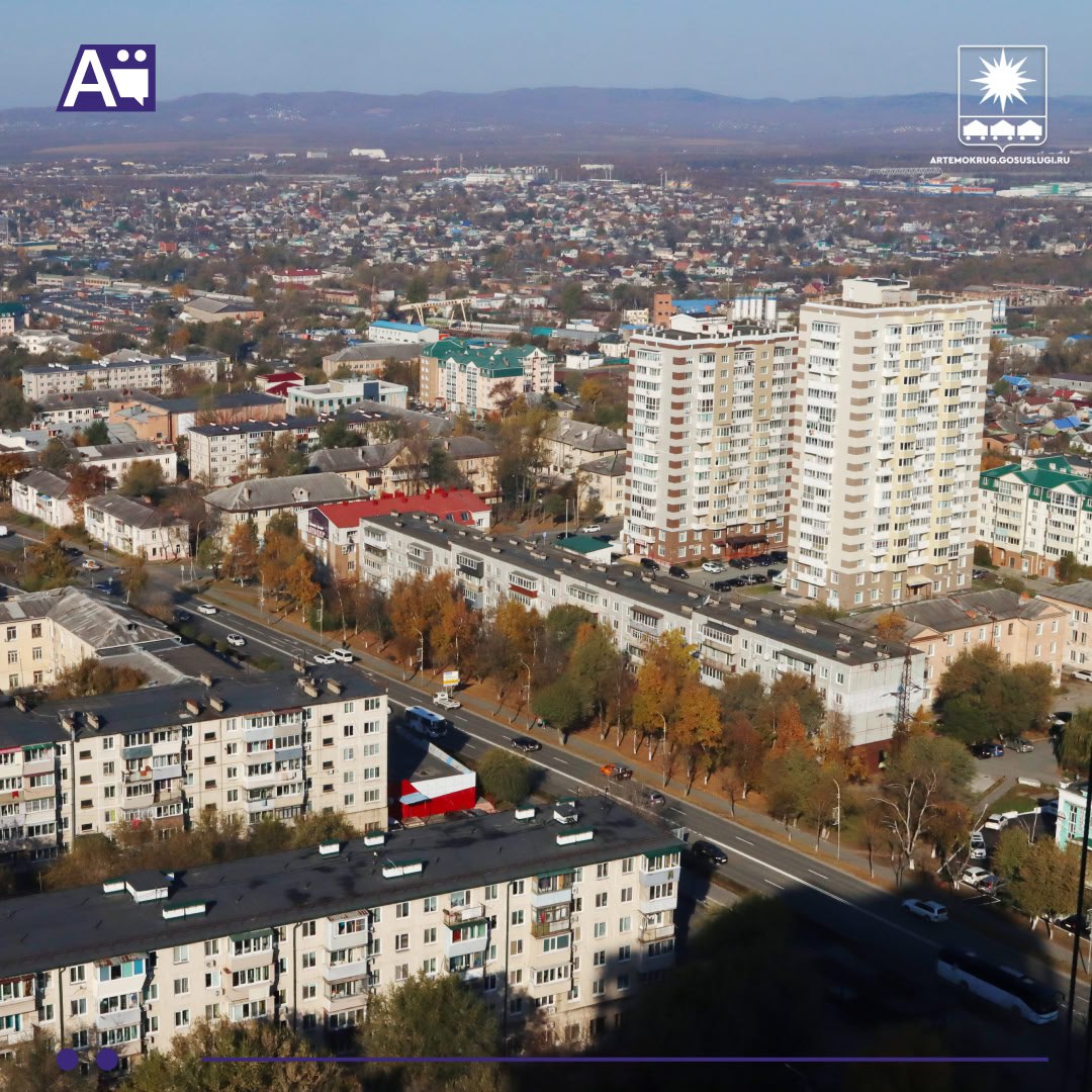 Контурная подсветка на многоквартирных домах появится Артёма На фасадах многоквартирных домов по гостевому маршруту появится контурная подсветка Архитектурную подсветку организуют на 16 домах по улицам Фрунзе и площадь Ленина Сейчас завершены работы на ул Фрунзе 36 и 38 завершаются работы на домах 40 и 42 По остальным адресам проведены подготовительные работы перед установкой светильников Работы выполняются по национальному проекту Туризм и гостеприимство инициированному Президентом России Владимиром Путиным Так по нацпроекту в Артёме архитектурная подсветка появилась на памятнике жителям Артёма погибшим в годы Великой Отечественной войны танке Т 34 Горняк Артёма мемориальном комплексе посвященном генералу майору Острякову Н А Также запланировано устройство проекции на фасады домов и подсветка зелёных насаждений Читайте нас в социальных сетях ВКонтакте и Одноклассники vk com artemovskigo ok ru group 59241657139341