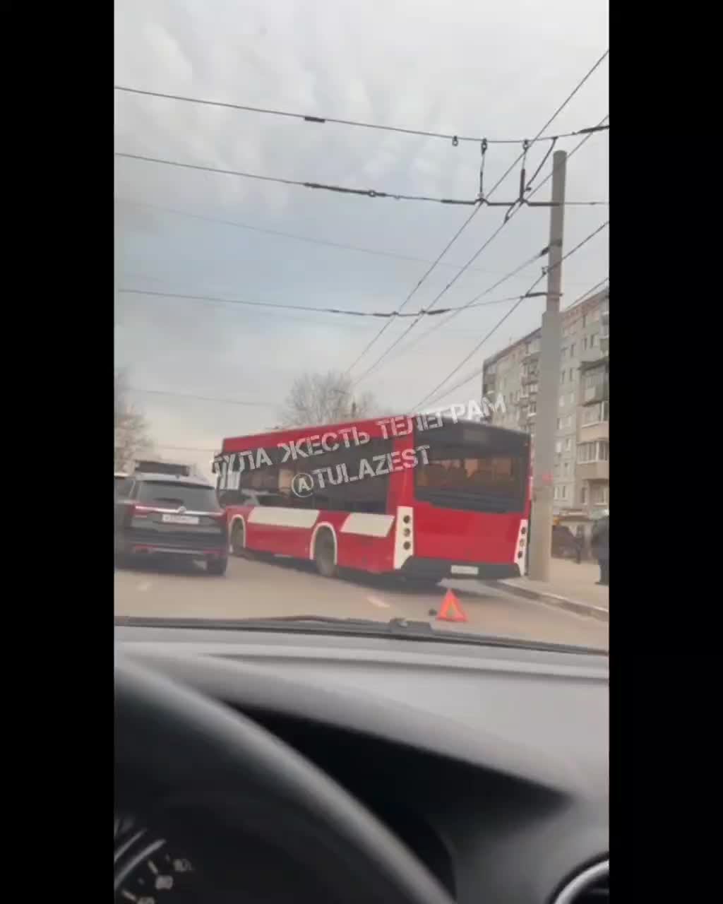 Столкновение автобуса и легковушки в Туле: пострадавшие у остановки Московская Застава