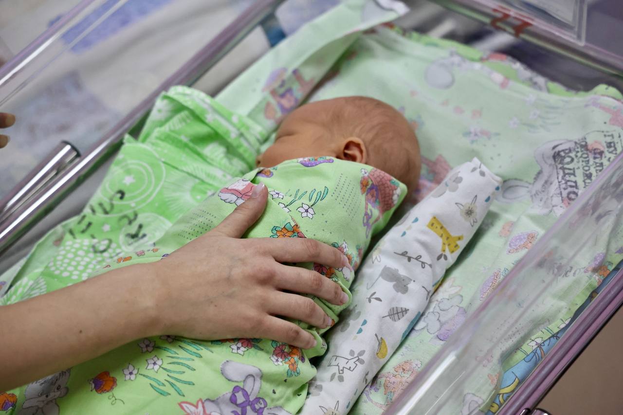 В многодетной семье Челябинска на свет появился 12 й ребенок   gubernia74 ru articles society 1136652 Радостное событие произошло в роддоме Городской клинической больницы 6 Челябинска в многодетной семье Виницких на свет появился 12 й ребенок Мальчик по имени Александр весом 2 килограмма и 780 граммов стал пополнением в большой и дружной семье Екатерины и Андрея   t me chgub