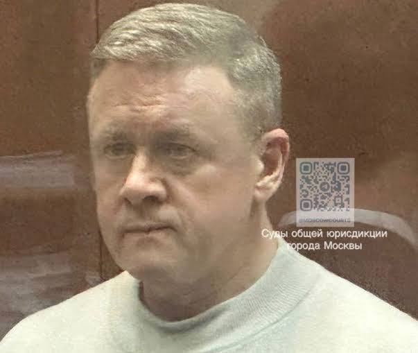 Экс губернатор Рязанской области Николай Любимов обвиняется в получении нескольких взяток на общую сумму более 270 млн рублей Об этом сообщил председатель СК РФ Александр Бастрыкин Россия Подписаться на Pravda ru