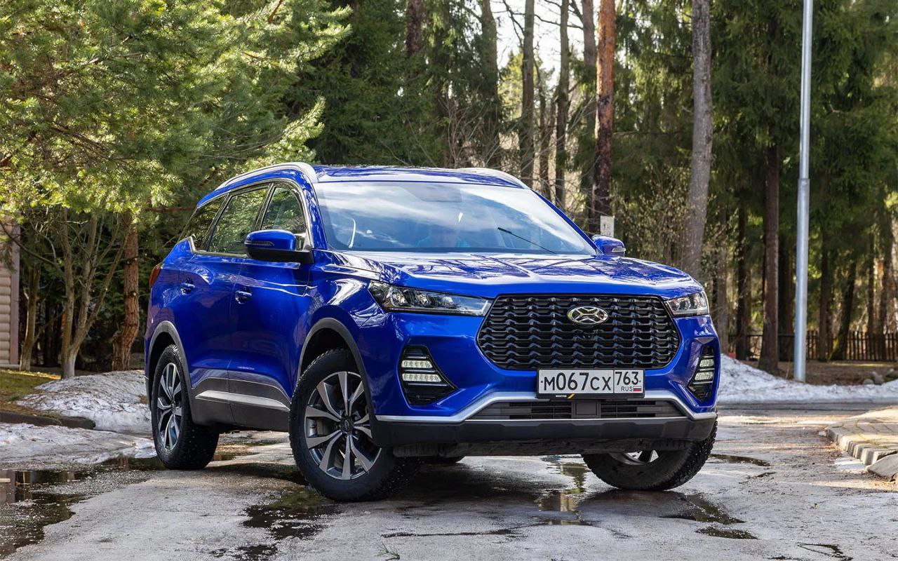 Xcite приостановил сборку машин на экс заводе Nissan По словам директора Автозавода Санкт Петербург Ивана Миронова это не значит что марка полностью исчезла решение принято в связи с экономической ситуацией и падением авторынка Автомобили Xcite на данный момент мы не производим С партнером у нас сохранились отношения у нас подписан договор лицензии На данный момент есть достаточный запас для реализации Это порядка 3500 автомобилей и возможность продолжения взаимоотношений Рынок будет диктовать нам дальнейшие шаги Проект не застопорился просто мы быстро стартанули сделали большое количество автомобилей на падающем рынке Если пойдет рост не исключаю того что допустим закажем дополнительную партию передает слова Миронова издание КП Петерубрг
