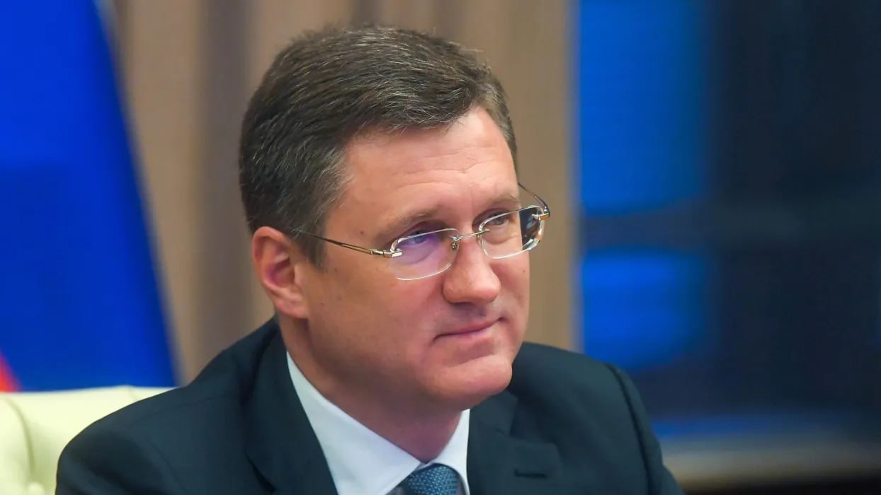 Новак спрогнозировал лидерство России на нефтяном рынке Азии Россия обладает запасами угля на несколько столетий и ведет масштабное развитие инфраструктуры для укрепления позиций на азиатском нефтяном рынке, сообщил вице-премьер Александр Новак. Новак в статье для журнала «Энергетическая политика» заявил, что Россия обеспечена запасами угля более чем на 500 лет, а действующие мощности позволяют увеличить добычу, передает ТАСС. К 2050 году производственные мощности по добыче угля могут вырасти дополнительно на 250 млн тонн. Новак подчеркнул, что приоритетом станет экологическая и безопасная разработка месторождений.